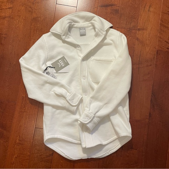 Aritzia Tops - Aritzia | TNA Cozy Fleece Boyfriend Shirt